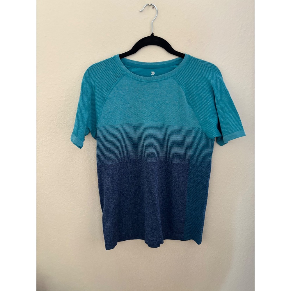All in Motion Boys XL 14/16 Seamless Short Sleeve Ombre Athletic T-Shirt 
A1184